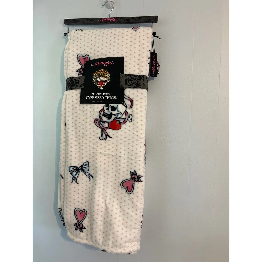 Ed Hardy Printed Plush Oversized Throw Blanket Tattoo Skull Heart Pink 60x70 NEW